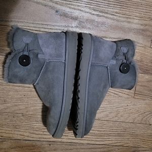 Gray Ugg boots!